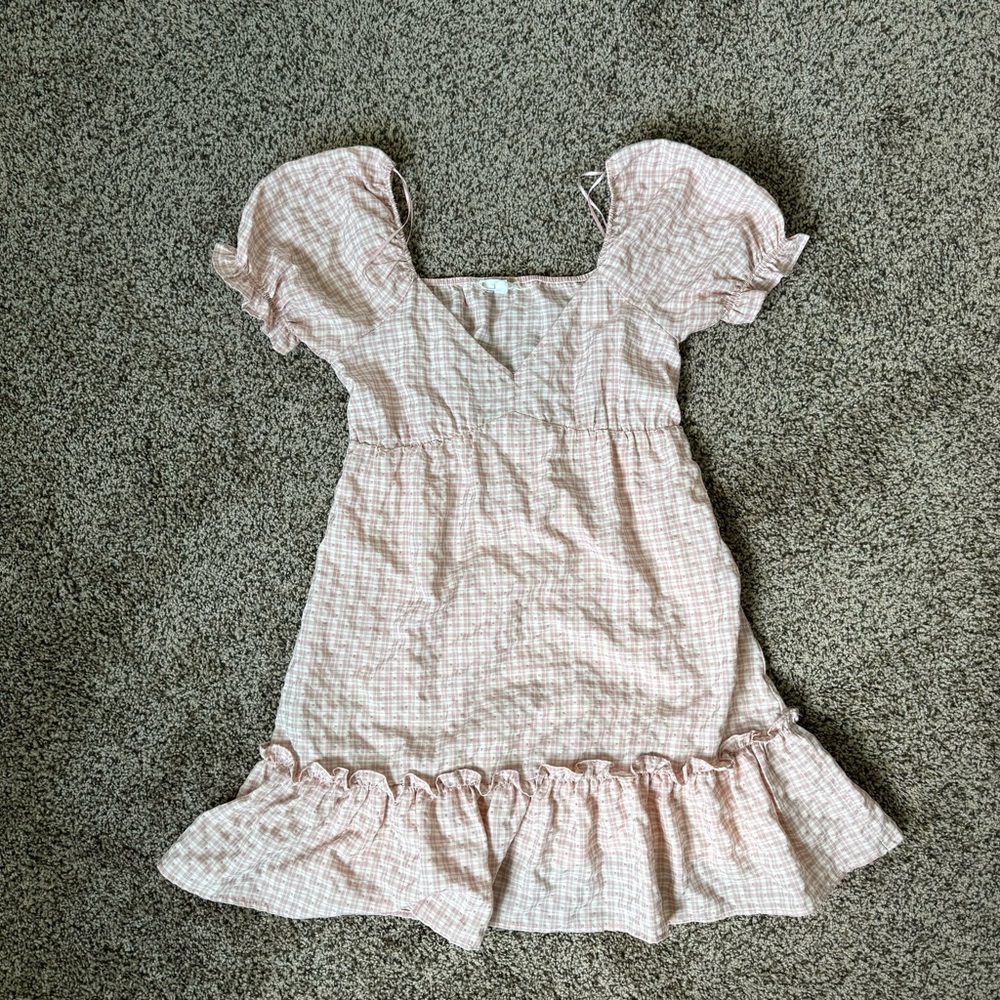 Mini blush pink dress with baloon sleeves